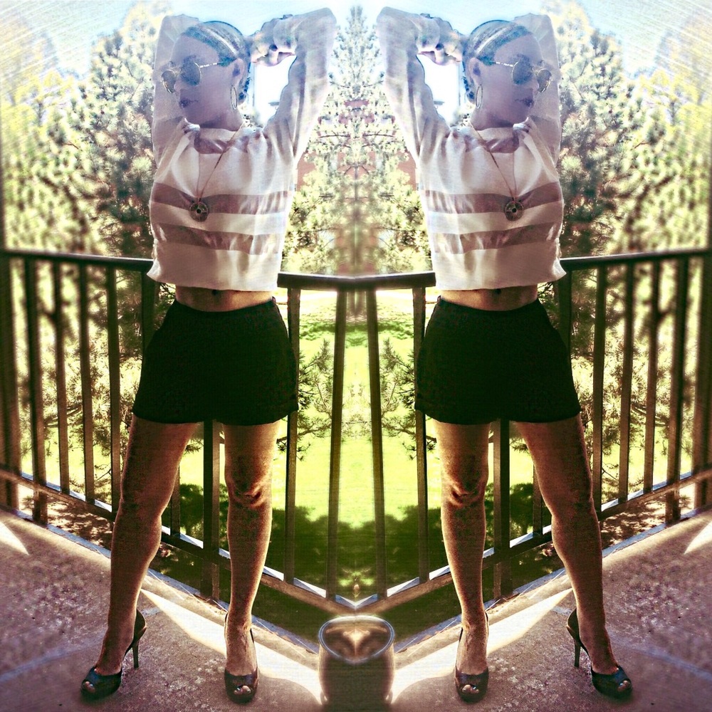 White Illusion Stripe Crop Long Sleeve Top - Picture 2 of 8